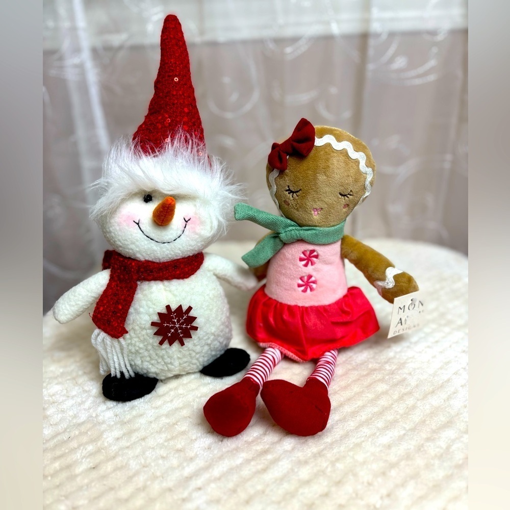 Festive Snowman and Gingerbread Doll
Christmas! Lot of 2 Plush Pieces